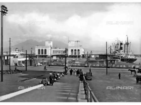 La Stazione Marittima di Napoli, Stampa Fotografica Alinari Supply